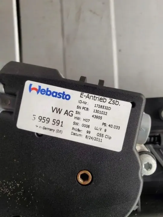 Porsche Cayenne Kattoikkuna OEM 7P5959591 - Käytetty image 3