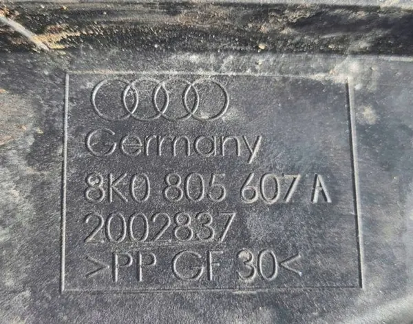 AUDI A4 B8 Support de phare gauche 8K0805607A image 3