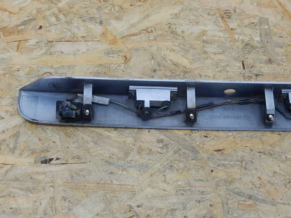 VW T5 achterklep strip OEM 7H0827329C met verlichting image 6