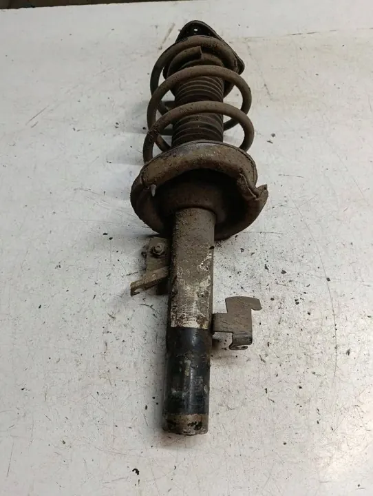 Volvo V40 II R-Design Fram höger stötdämpare OEM 31317928 image 2
