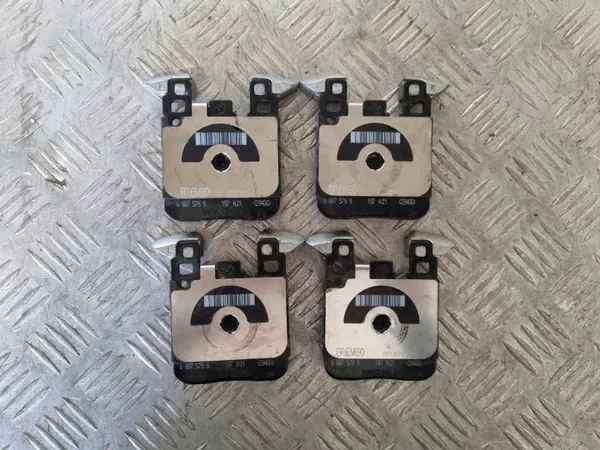 Plaquettes de frein arrière BMW OEM 8875799 pour Série 2 image 3