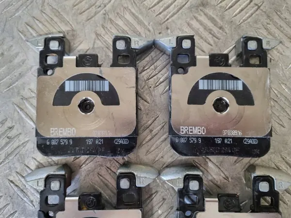 Plaquettes de frein arrière BMW OEM 8875799 pour Série 2 image 5