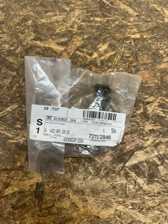 Support d'aile avant droit OEM A4208812800 Mercedes image 2