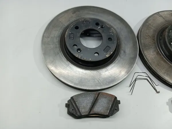 OEM HYUNDAI KONA 1.6 T-GDI 305MM etujarrurattaat & -levyt image 3