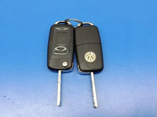 VW Touran I Lift OEM 1K0905851B - Gebraucht Stationär image 7