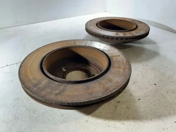Conjunto de discos de travão traseiro Dodge Challenger 2017 OEM 68368071AA image 5