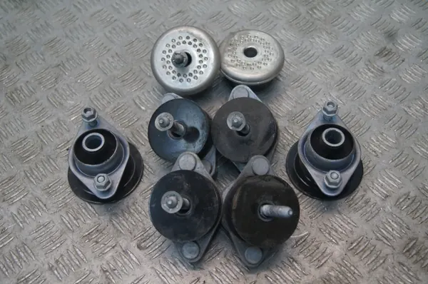 Silentblocks suspensão cabine Jeep Wrangler JL OEM image 2