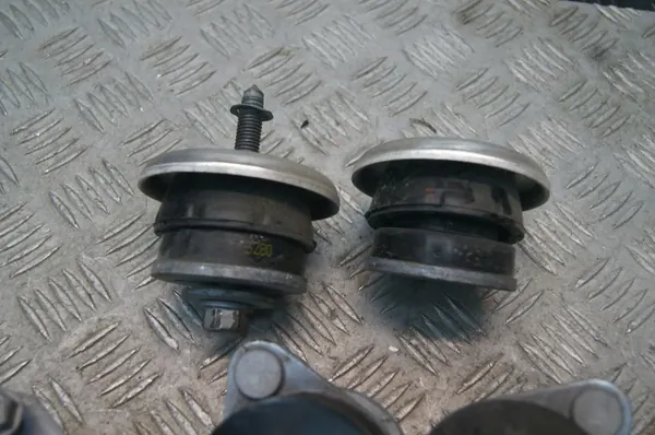Silentblocks suspensão cabine Jeep Wrangler JL OEM image 5