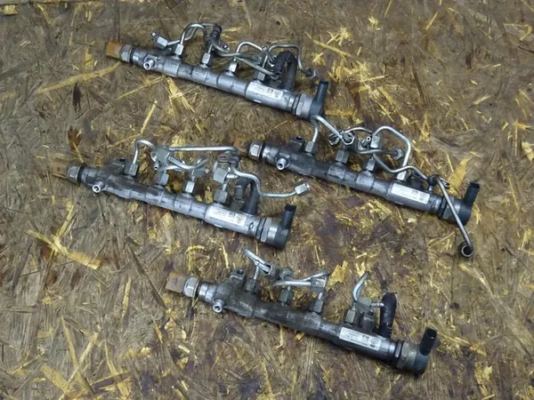 A3 8P GOLF VI 2.0 TDI Rampe de carburant 03L130089P image 7