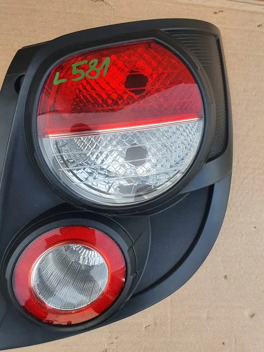 CHEVROLET AVEO T300 Luz Trasera Derecha Original image 3