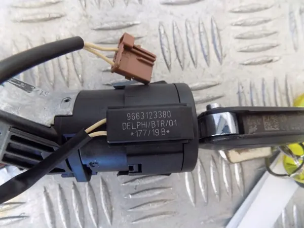 Juego de llaves Citroen C3 III 2016 OEM MIT5375 image 3