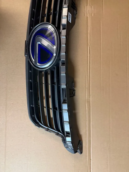 Lexus CT 200H Grill Original OEM 131207 image 3
