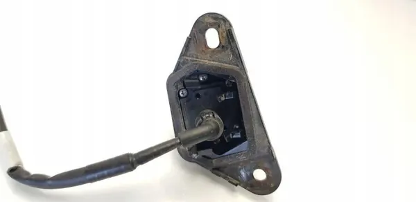 Cámara trasera Toyota Prius OEM 86790-47020 image 3