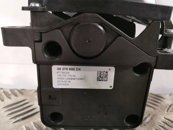Peugeot 308 II SW Versnellingspook OEM 98270886DX image 4