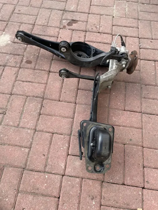 Audi S3/RS3 8Y vasen taka ripustusvarsi OEM 5Q0505435J image 3