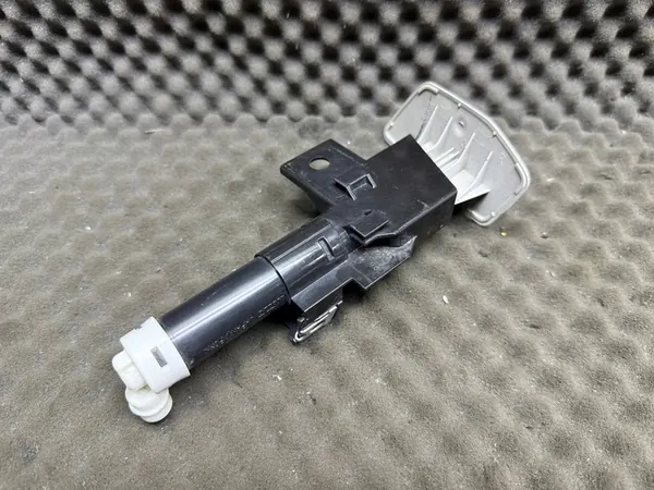 DYSZA SPRYSKIWACZ LAMPY REFLEKTORA SUBARU TOYOTA OE image 3