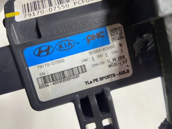 Sensor Pedestre Hyundai OEM 79170D7550 - Usado image 5
