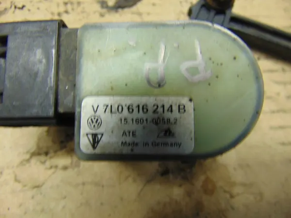 Sensor de nível direito VW Touareg 7L0616214B image 4