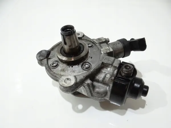 BMW Brandstofpomp N47D20C 7810696 image 2