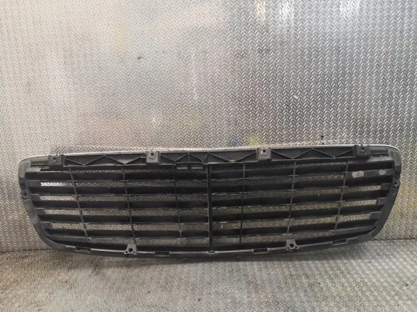 Mercedes-Benz E W211 Achterbumper ventilatierooster OEM 2118800583 image 3