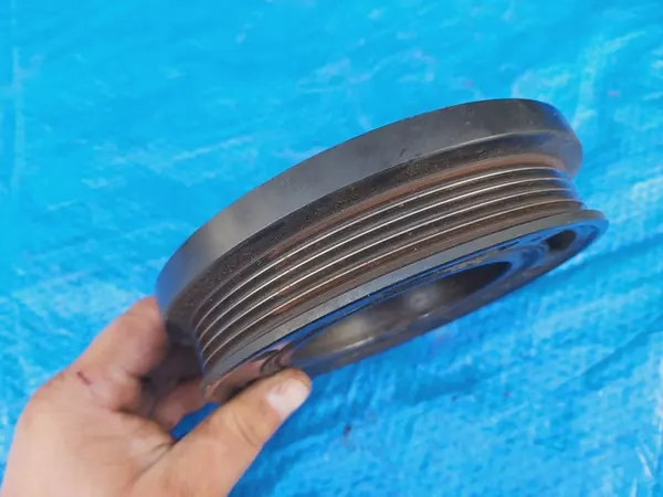 OPEL Astra H Zafira B Polia do virabrequim 1.8 55559328 image 3