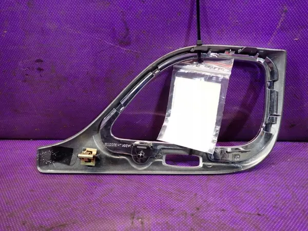 Fiat Freemont vänster grillram OEM Zawada-367917- image 3