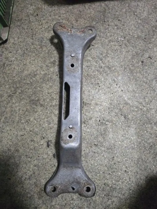 BMW 5 E34 Vaihteiston tuki OEM 1140353 - Käytetty image 2