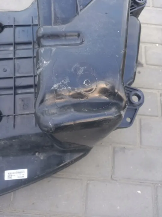 AdBlue-tank AUDI A4 B9 8W0131878BT image 2