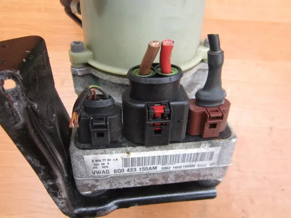 Bomba de direção assistida KOYO VW Polo Skoda Fabia Seat Ibiza image 4