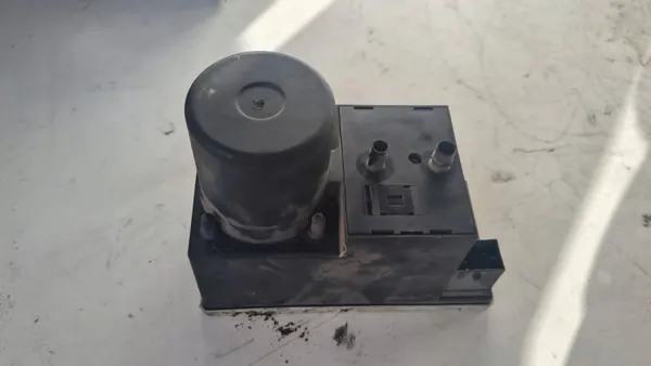 Bomba de fecho central OEM 8L0962257L para Audi A3 8L image 2