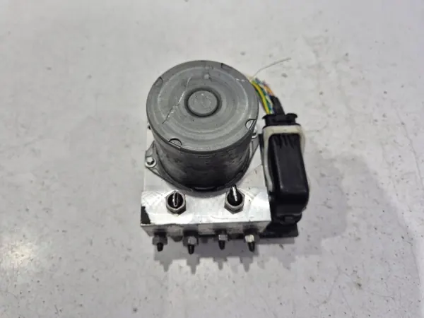 Pompe ABS OEM 9677024880 pour Citroen C4 II 2.0 image 8