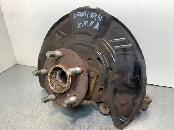 Subaru OE Framhjulsnav OEM FBZ24676 - Begagnad image 3