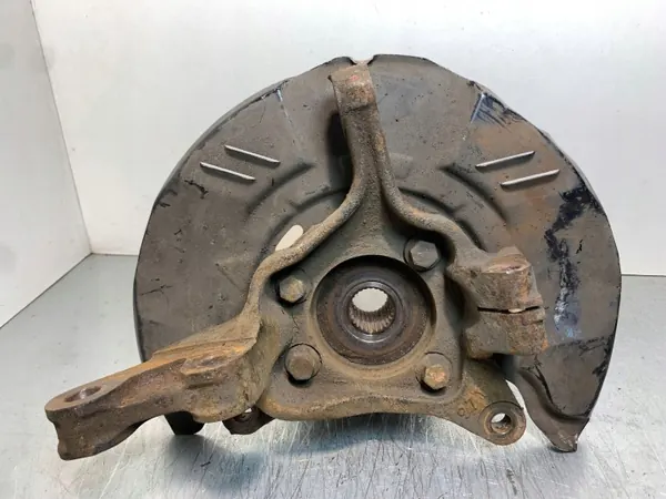 Subaru OE Framhjulsnav OEM FBZ24676 - Begagnad image 7