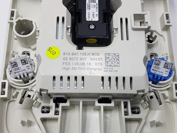 Luz LED Audi Q2 OEM 81A947135H - Usado image 4