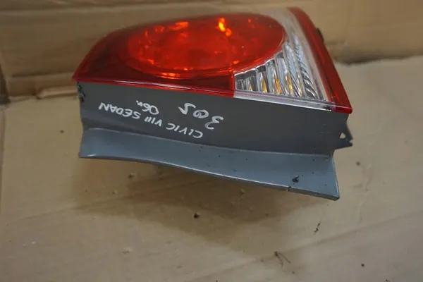 LÁMPARA TRASERA DERECHA HONDA CIVIC VIII SEDAN 33501SNBG01 image 4