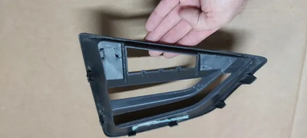 HYUNDAI IONIQ LIFT 2019 Rechter Bumper Rooster OEM 86564-G2550 image 5