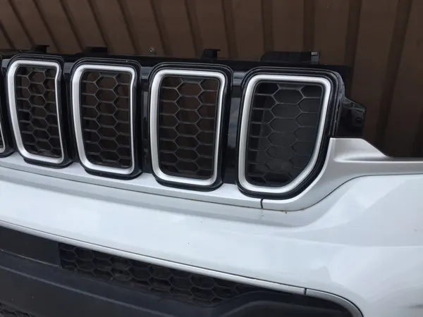 JEEP GRAND CHEROKEE WL 21 22 23 OVERLAND PARAURTI ANTERIORE image 5