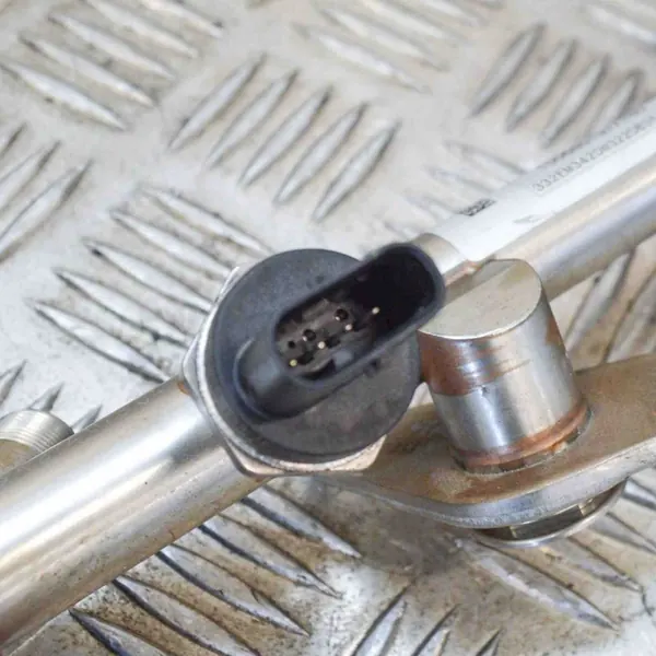 Brandstofrail Mercedes-Benz C (W205) A2740700995 image 4