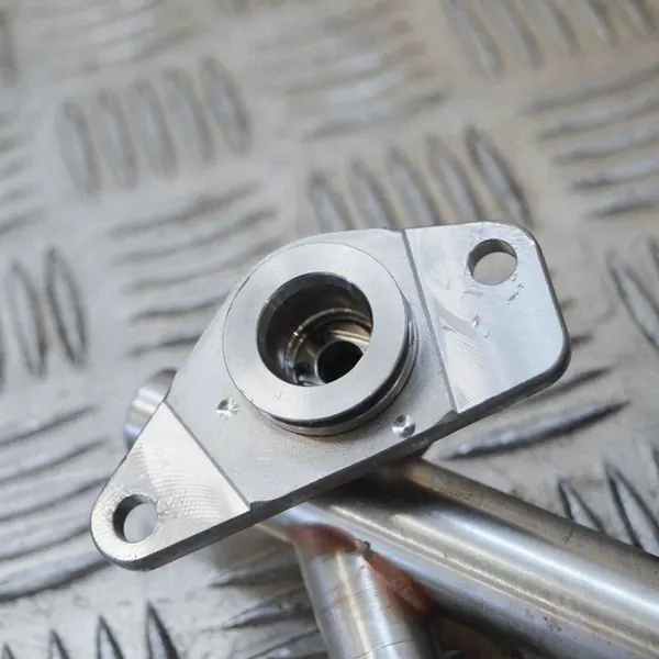 Brandstofrail Mercedes-Benz C (W205) A2740700995 image 5