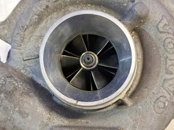 Turbine VOLVO XC90 I 2.4L diesel 2007 image 3