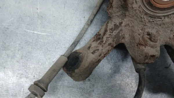 Mangueta delantera derecha OEM VOLVOMAR-139334 Renault Megane I image 6