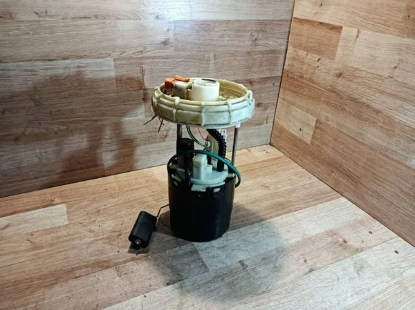 Bomba de combustible Fiat Punto 188 OEM 51709816 Usada image 5