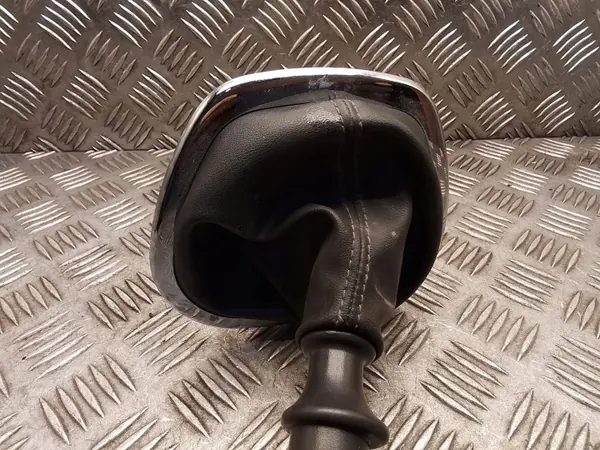 Pomo de mudanças OEM 8200970353 em couro para Opel Vivaro image 3