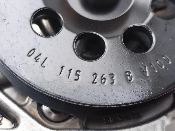VW Golf Oliepomp OEM 04L145208K 2.0 GTD Diesel image 7