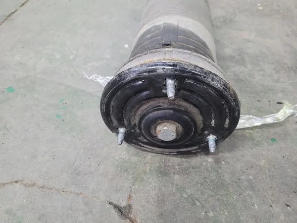 Mercedes W221 216 63 65 AMG Främre Stötdämpare Höger A2213208413 image 2