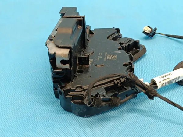 CUPRA FORMENTOR 2.0 TDI Dörrlås Höger Fram OEM 5TB837016E image 4