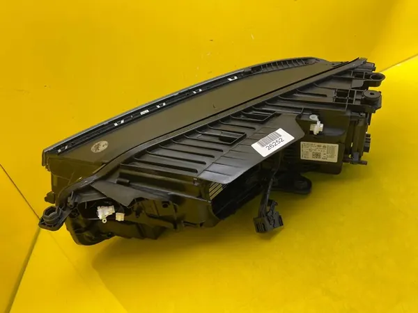 Farol Direito Full LED Matrix VW Touareg III 761941082A image 3