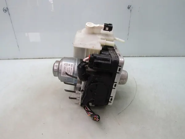 MAZDA CX-30 2.0 SKYACTIV-X ABS Pomp Controller image 4