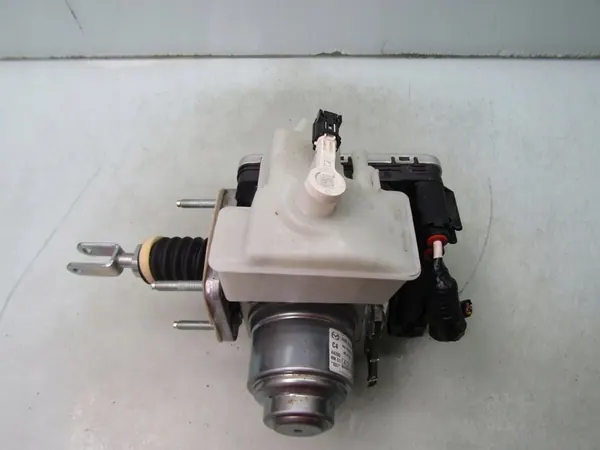 MAZDA CX-30 2.0 SKYACTIV-X ABS Pomp Controller image 7