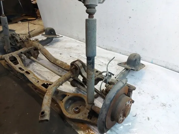 Travesaño Suspensión Trasera OEM 1K0505315AQ VW Golf V image 8